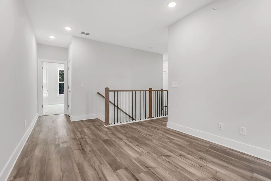 Spacious, unfurnished interior of a new home in Echo Park, Suwanee (Image 30).