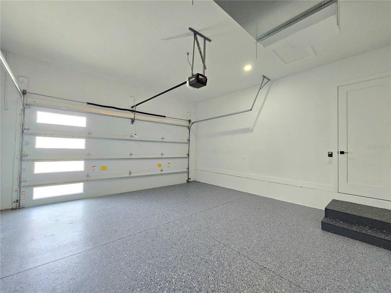 Spacious, unfurnished interior of a new home in , Tampa (Image 21).