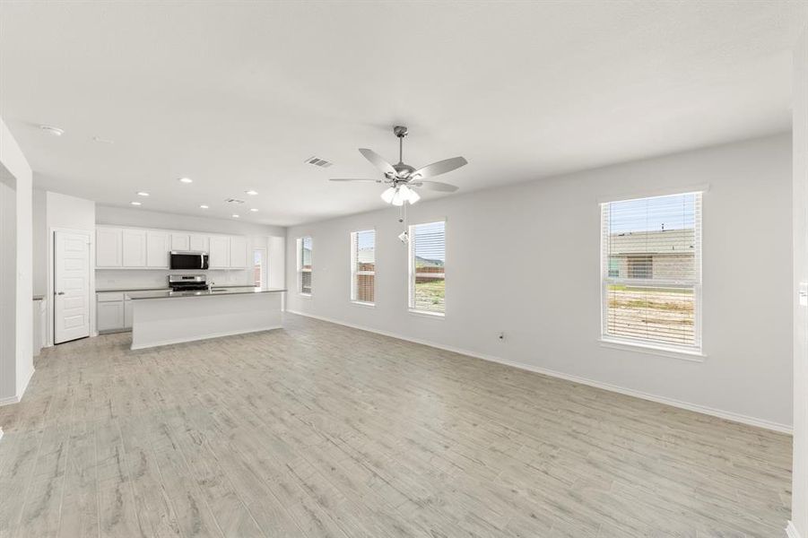 05. 115 Van Horn - Family 05. 115 Van Horn - Family