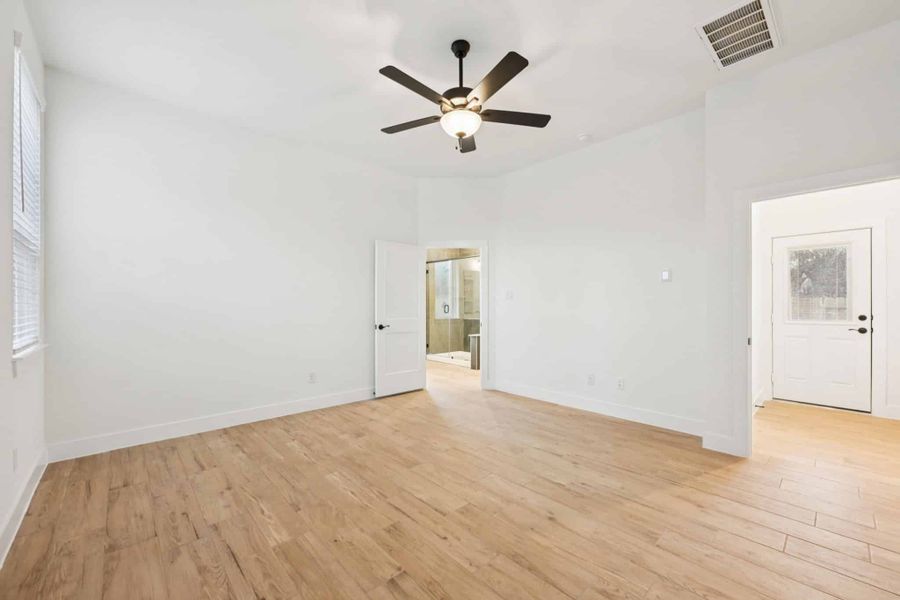 Spacious, unfurnished interior of a new home in The Woodlands Hills, Willis (Image 41).