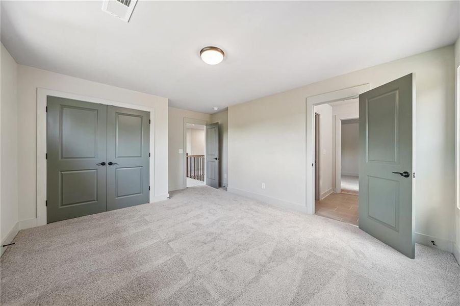 Spacious, unfurnished interior of a new home in Steeplechase, Hoschton (Image 42).