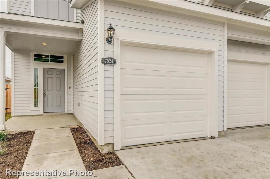 Exterior details and patio area of a home in Edgebrooke, Pflugerville (Image 3).