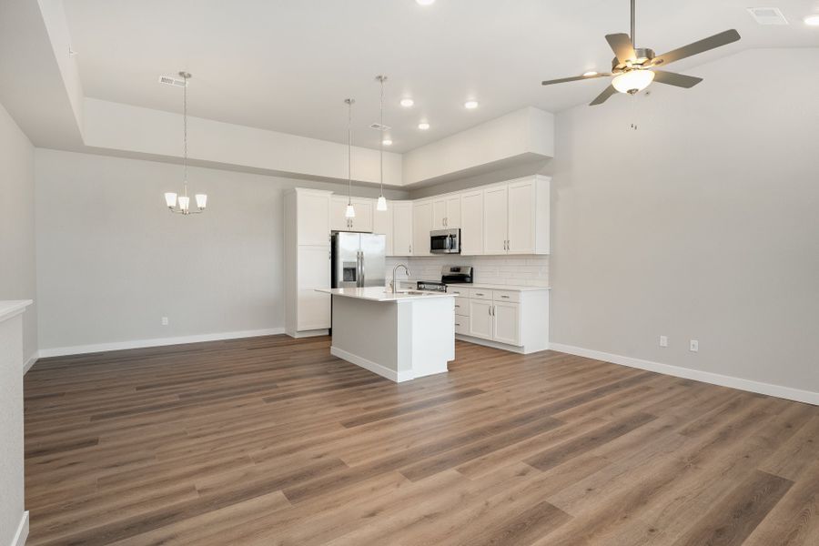 Spacious, unfurnished interior of a new home in The Lakes at Centerra, Loveland (Image 12).