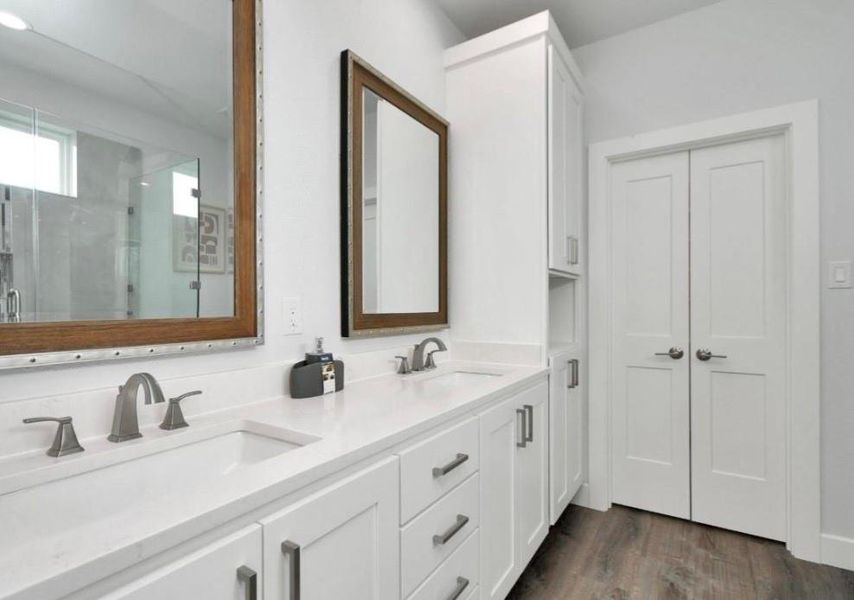 Furnished interior view inside a new home in , Galveston (Image 10).