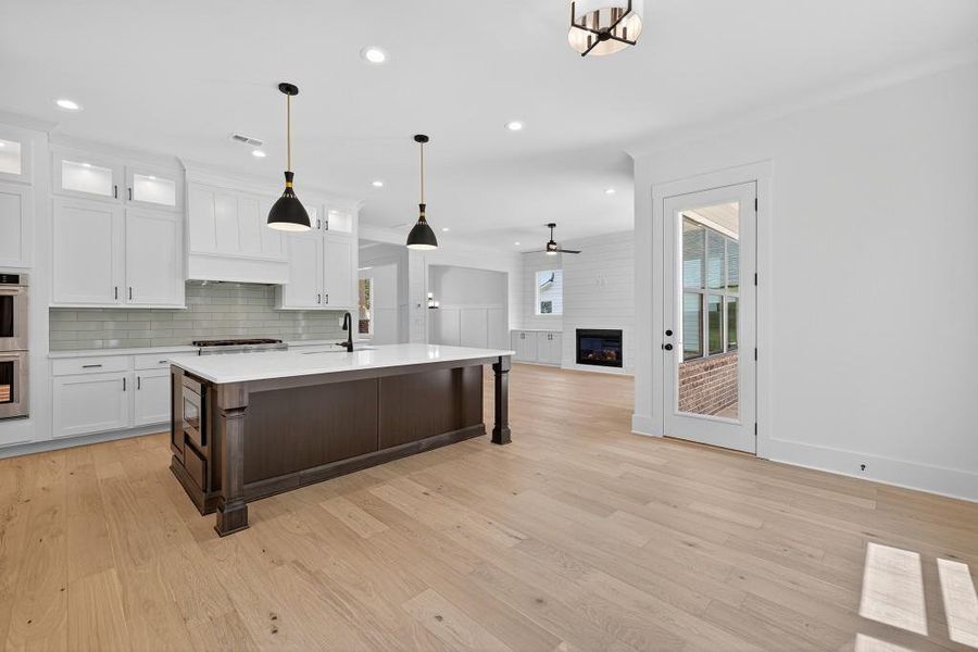 Furnished interior view inside a new home in Livingstone Park, Kennesaw (Image 18).