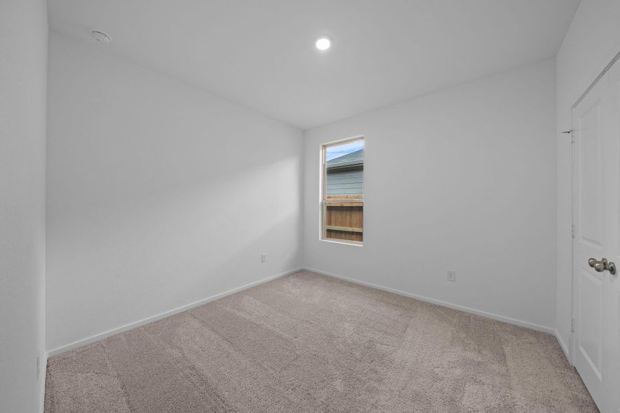 Spacious, unfurnished interior of a new home in , Conroe (Image 5).