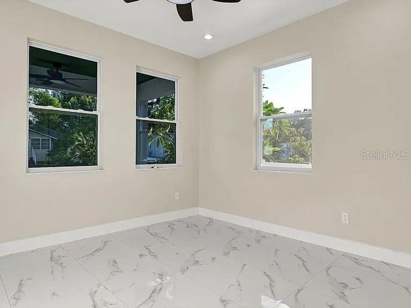 Spacious, unfurnished interior of a new home in , St. Petersburg (Image 10).