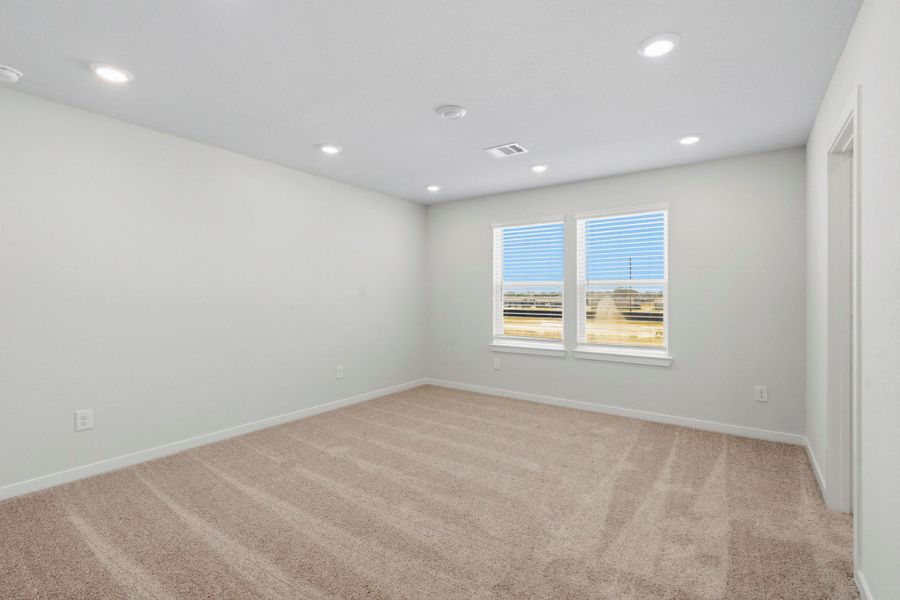 Spacious, unfurnished interior of a new home in Katy Reserve, Katy (Image 17).
