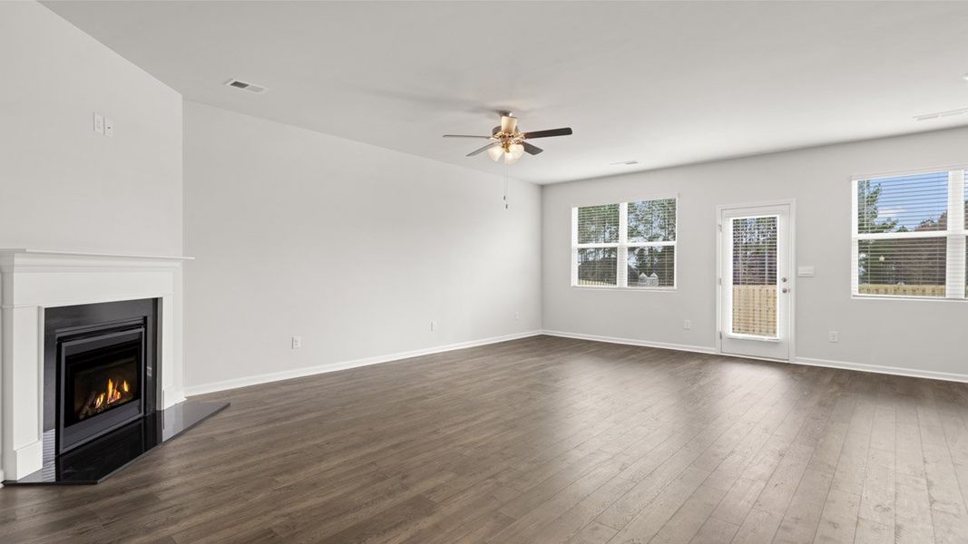 Spacious, unfurnished interior of a new home in The Abbey at Trolley Run Station, Aiken (Image 13).