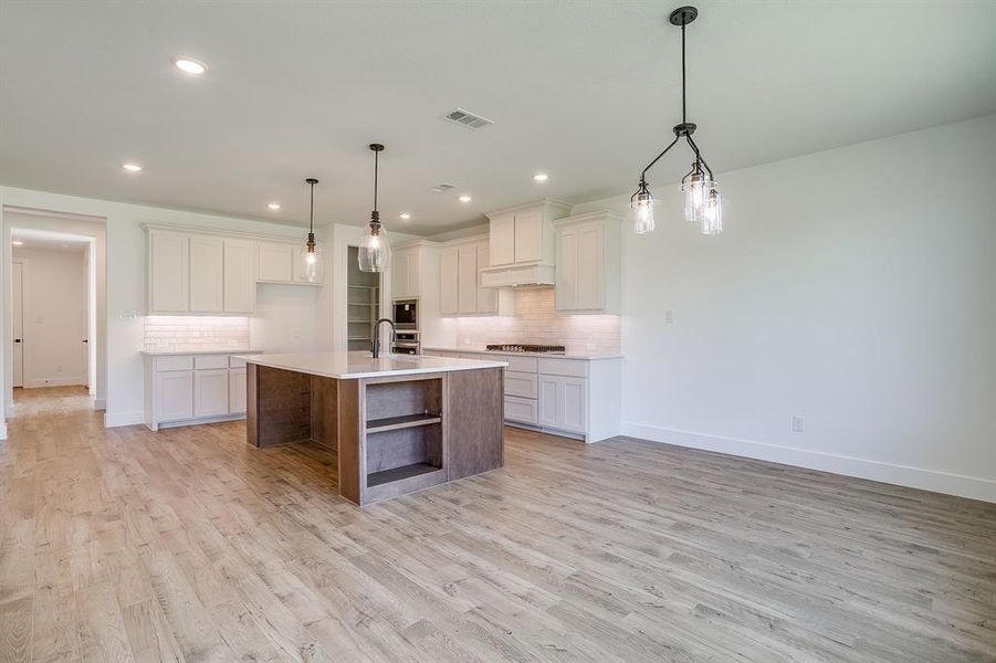 Furnished interior view inside a new home in Sweetgrass, Haslet (Image 13).
