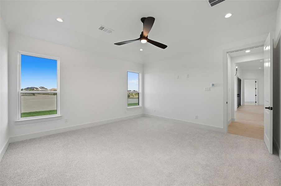 Spacious, unfurnished interior of a new home in Eagles Bluff, Willow Park (Image 26).