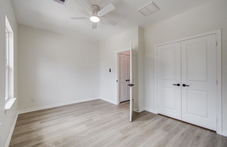 Picture is not of the actual home. It is a representative of a home of the same floor plan. Picture is not of the actual home. It is a representative of a home of the same floor plan.