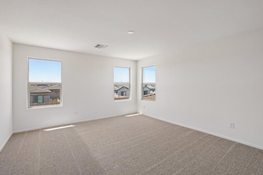 Spacious, unfurnished interior of a new home in Bella Camino Traditions, San Tan Valley (Image 15).
