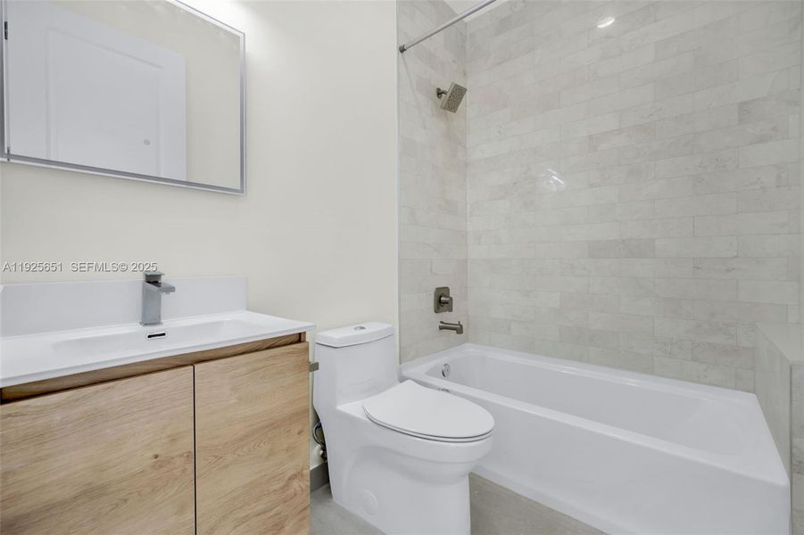 Furnished interior view inside a new home in , Fort Lauderdale (Image 8). Furnished interior view inside a new home in , Fort Lauderdale (Image 8).