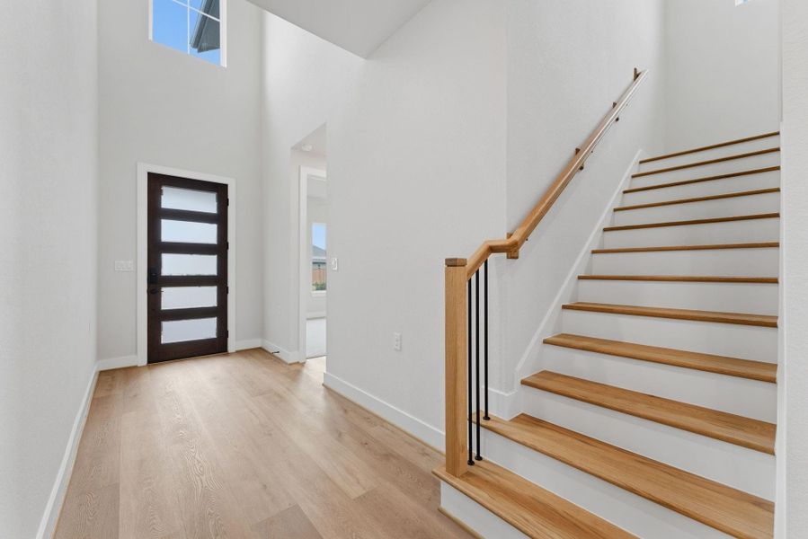 Spacious, unfurnished interior of a new home in Towne Lake, Cypress (Image 20).