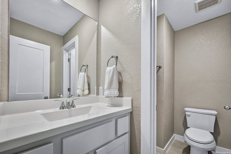 Furnished interior view inside a new home in Meyer Ranch, New Braunfels (Image 19).