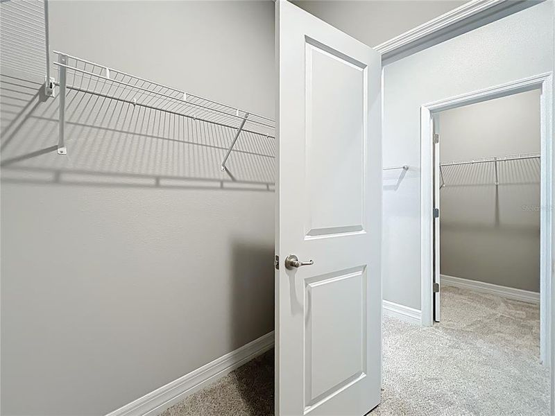 Spacious, unfurnished interior of a new home in , Ocala (Image 27).