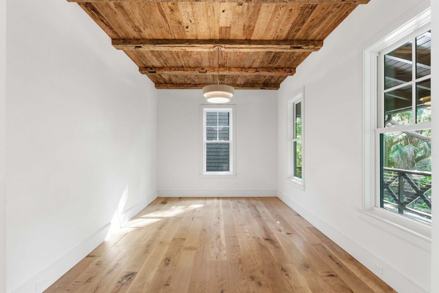 Spacious, unfurnished interior of a new home in , Sullivan's Island (Image 32).