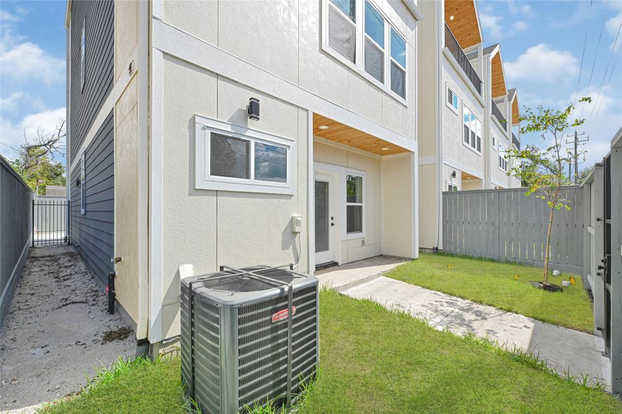 Exterior details and patio area of a home in , Houston (Image 16).