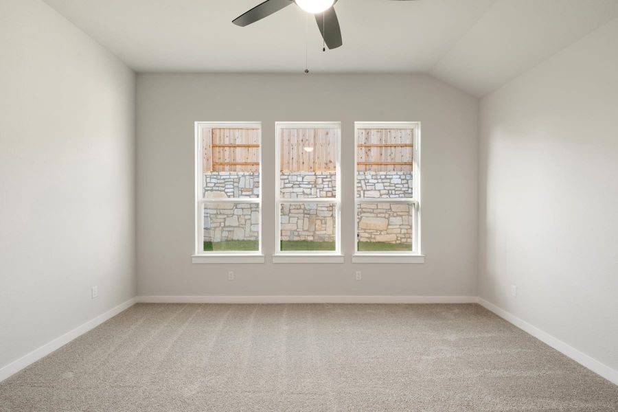 Spacious, unfurnished interior of a new home in Lariat, Liberty Hill (Image 31).