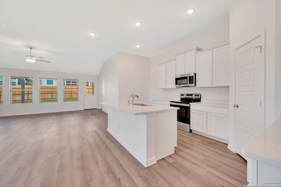 Furnished interior view inside a new home in Greenspoint Heights, Seguin (Image 9). Furnished interior view inside a new home in Greenspoint Heights, Seguin (Image 9).