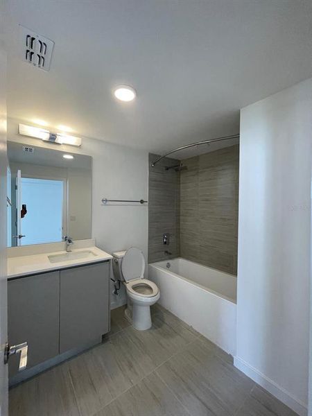 Furnished interior view inside a new home in , Orlando (Image 5).