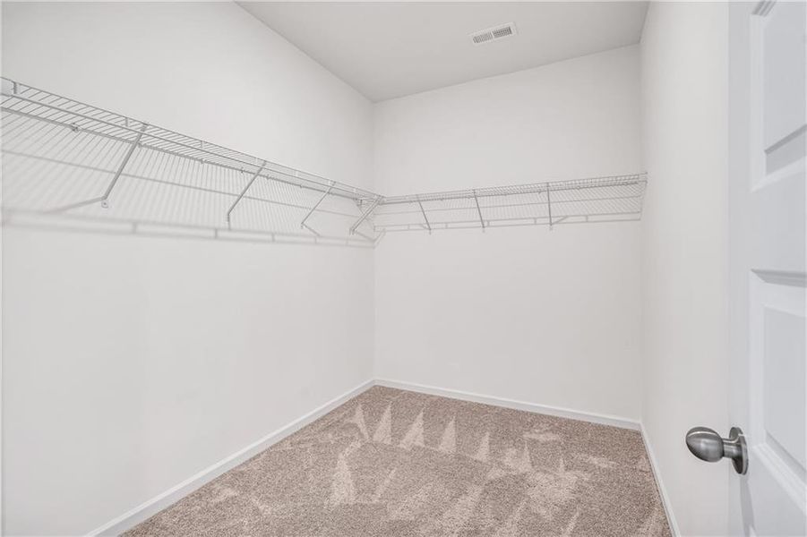 Spacious, unfurnished interior of a new home in , Dalton (Image 44).