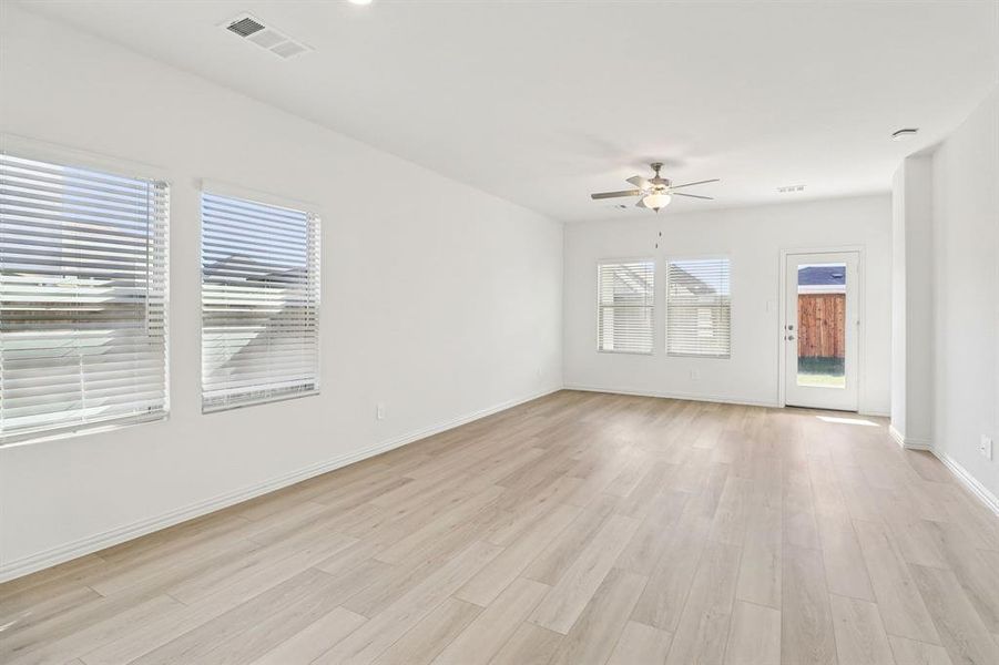 Photo is not of the actual home, but is an inspirational photo of builder’s model home and may depict options, furnishings, and/or decorator features that are not included. Photo is not of the actual home, but is an inspirational photo of builder’s model home and may depict options, furnishings, and/or decorator features that are not included.