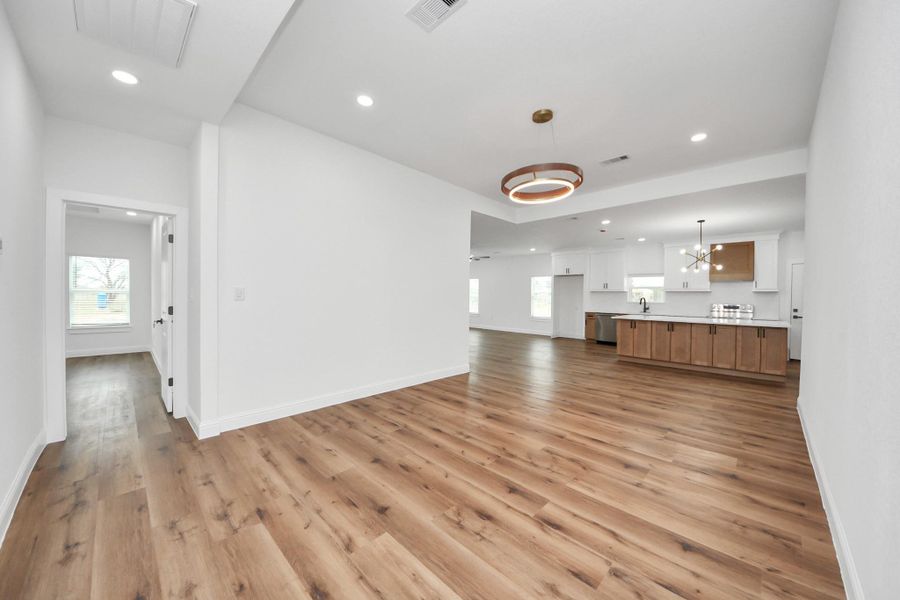 Spacious, unfurnished interior of a new home in , Brookshire (Image 33).