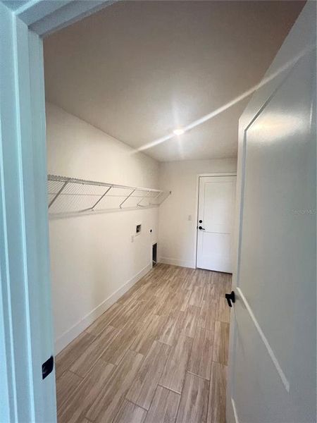 Spacious, unfurnished interior of a new home in Hill Country Estates, Dade City (Image 3).