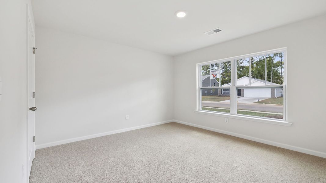 Spacious, unfurnished interior of a new home in Cascade Point, Seneca (Image 13).