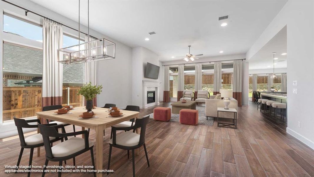 Furnished interior view inside a new home in Reunion 60'/70', Rhome (Image 13). Furnished interior view inside a new home in Reunion 60'/70', Rhome (Image 13).