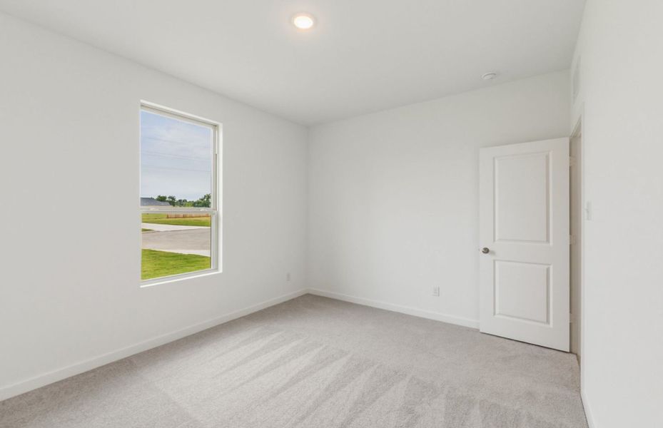 Spacious, unfurnished interior of a new home in County View, Temple (Image 28).