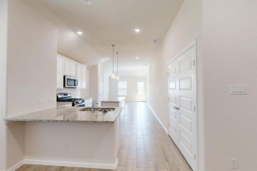 Image 40 of a home in Meadow Park.