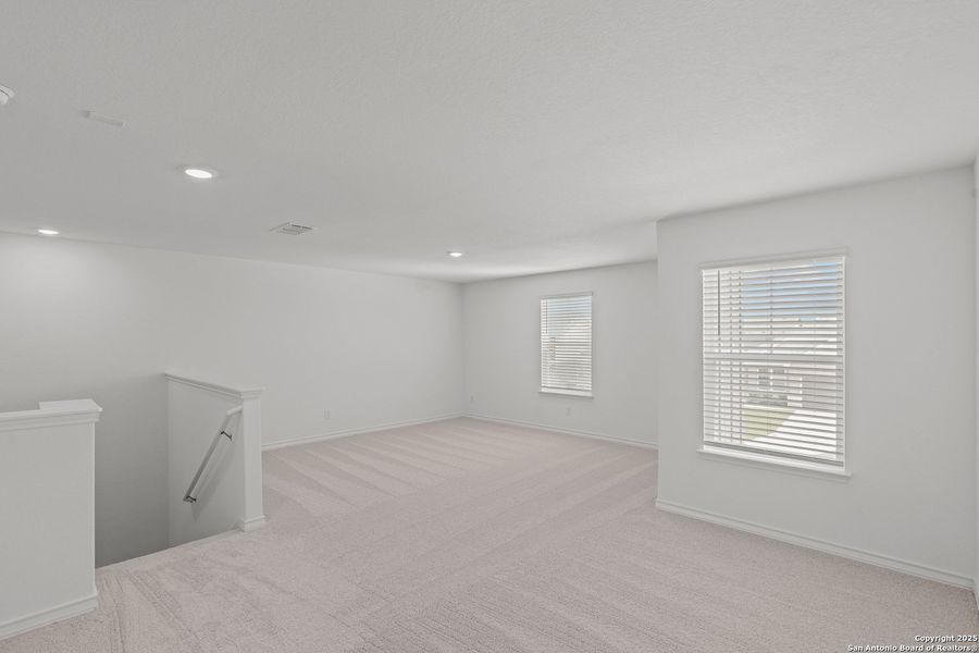 Spacious, unfurnished interior of a new home in , San Antonio (Image 14).