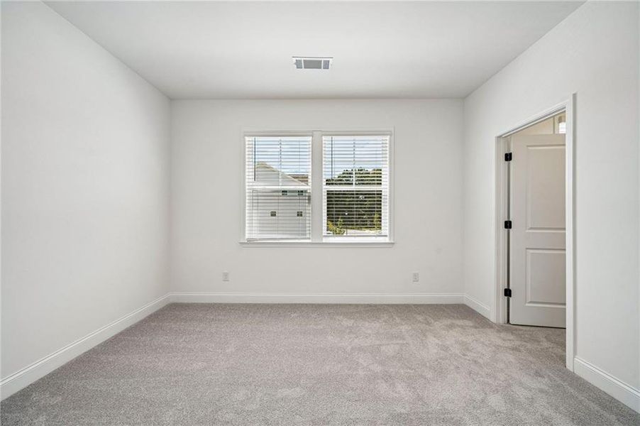 Spacious, unfurnished interior of a new home in Auburn Glen, Dacula (Image 25).