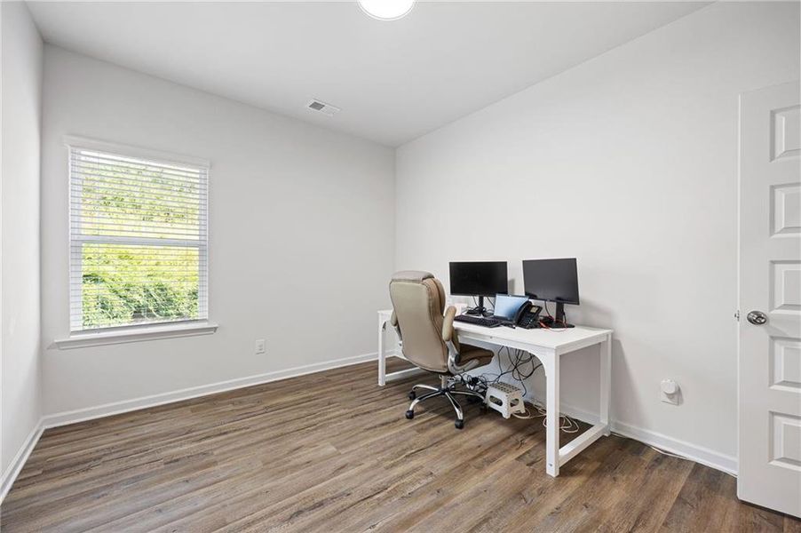 Furnished interior view inside a new home in , Dallas (Image 11).