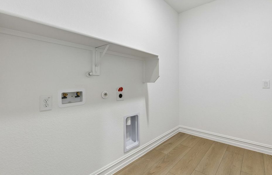 Spacious, unfurnished interior of a new home in Ribbonwood, Aubrey (Image 15). Spacious, unfurnished interior of a new home in Ribbonwood, Aubrey (Image 15).