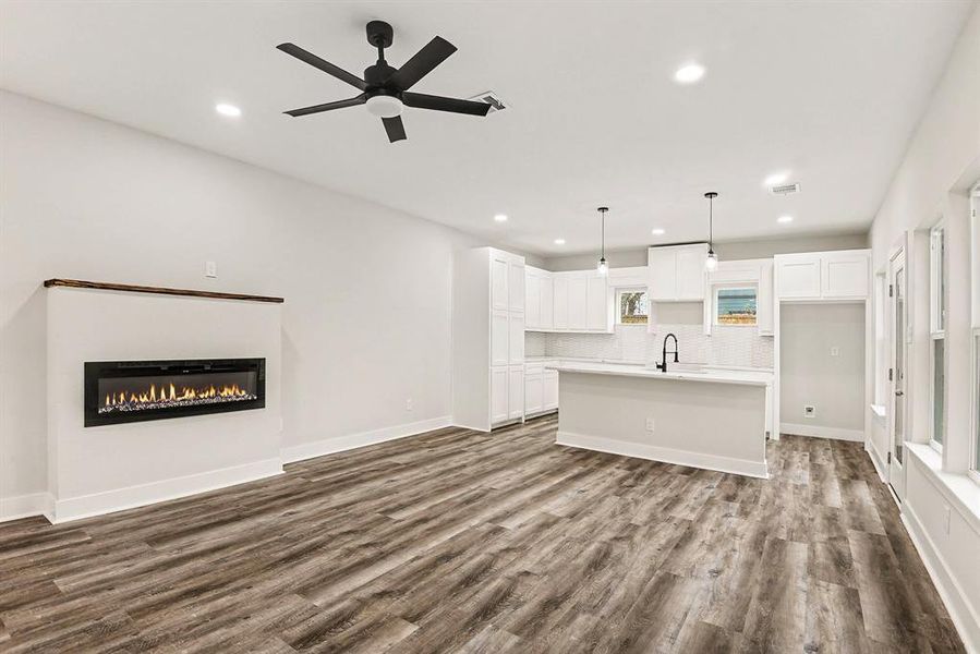 Spacious, unfurnished interior of a new home in , Fort Worth (Image 12).