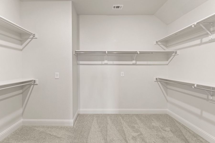 Spacious, unfurnished interior of a new home in Creekside, Royse City (Image 29).