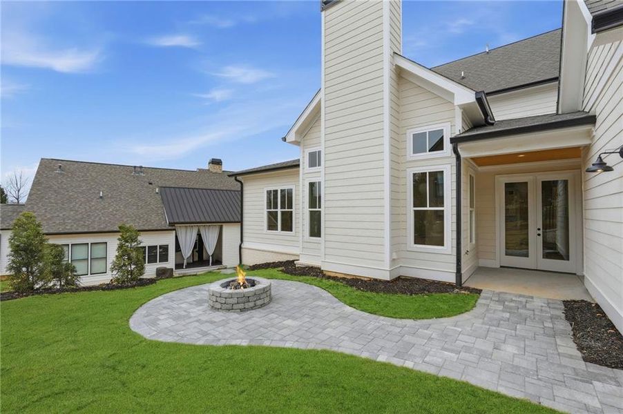 Exterior details and patio area of a home in , Dawsonville (Image 30).