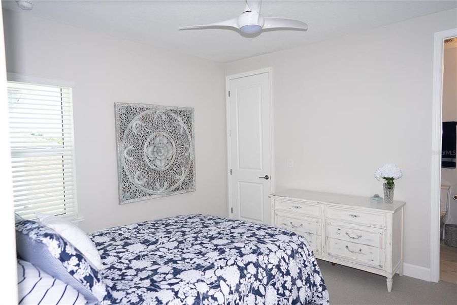 Furnished interior view inside a new home in , Sarasota (Image 33).