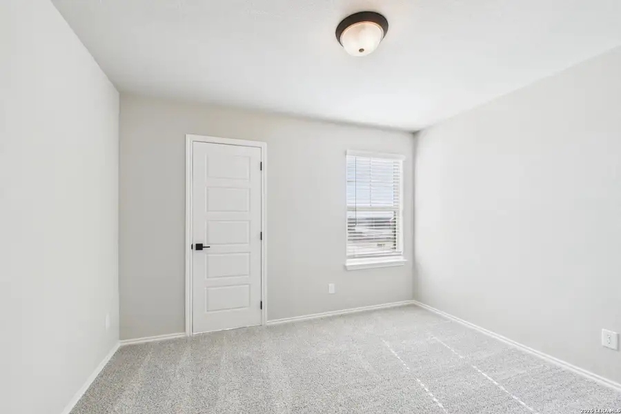 Spacious, unfurnished interior of a new home in Meadows at Oak Creek, San Antonio (Image 19).