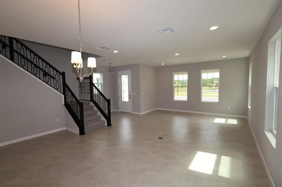Spacious, unfurnished interior of a new home in Center Lake on the Park, St. Cloud (Image 39).
