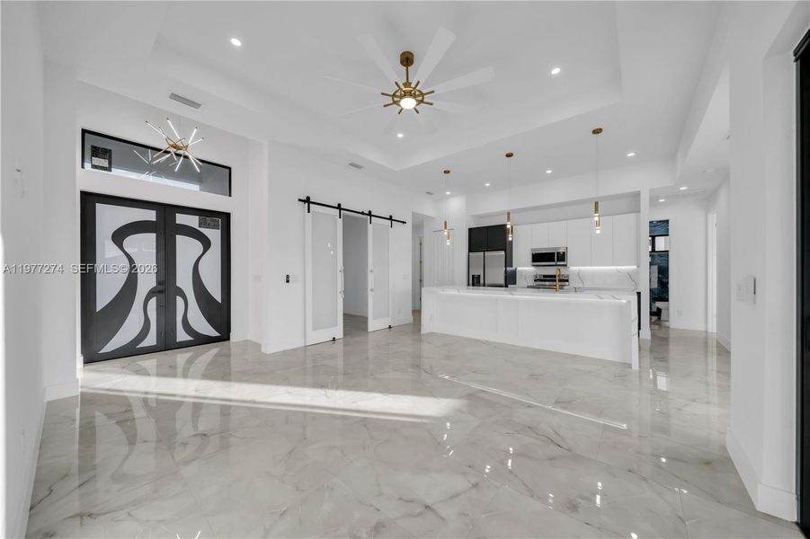 Spacious, unfurnished interior of a new home in , Cape Coral (Image 20).