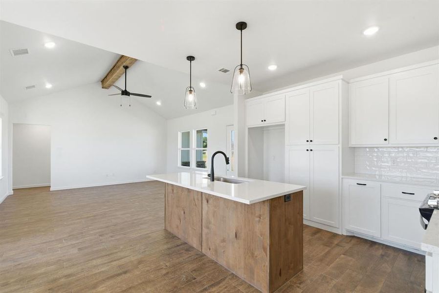 Furnished interior view inside a new home in , Lipan (Image 9).