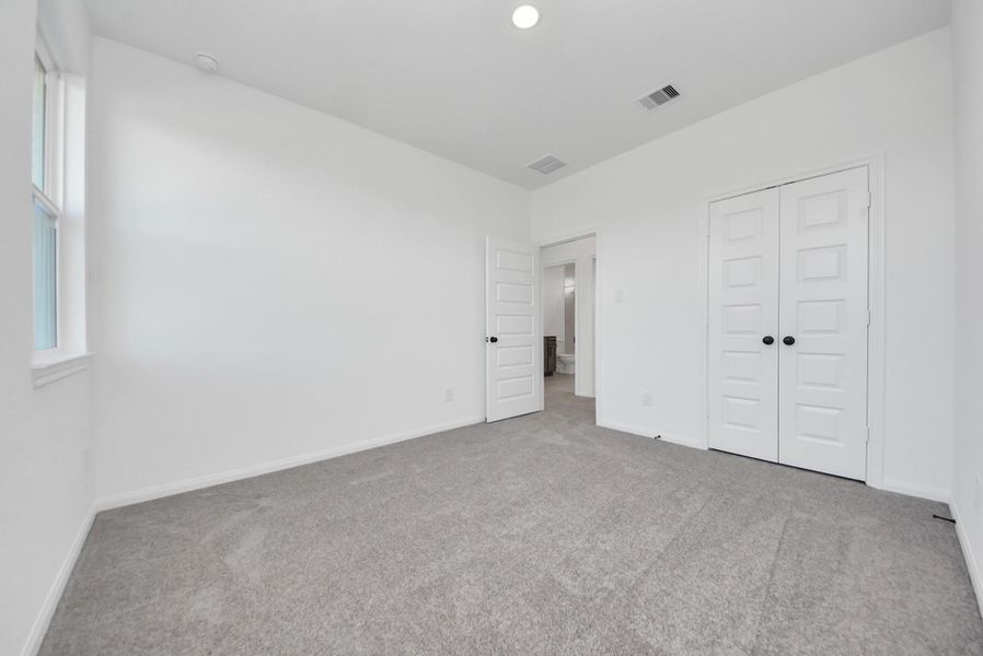 Spacious, unfurnished interior of a new home in Elyson, Katy (Image 26).
