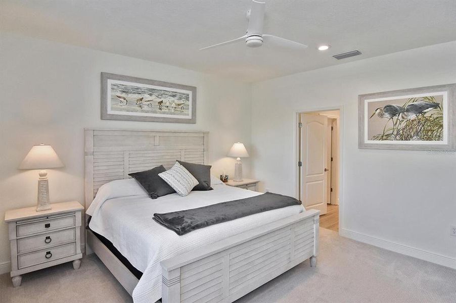 Furnished interior view inside a new home in , Englewood (Image 35).
