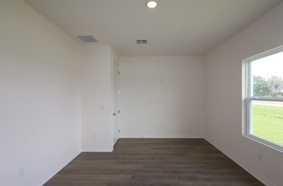 Spacious, unfurnished interior of a new home in Lakeside at Satilla, St. Cloud (Image 3).
