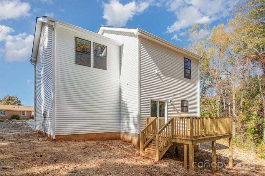 Exterior details and patio area of a home in , Conover (Image 20).